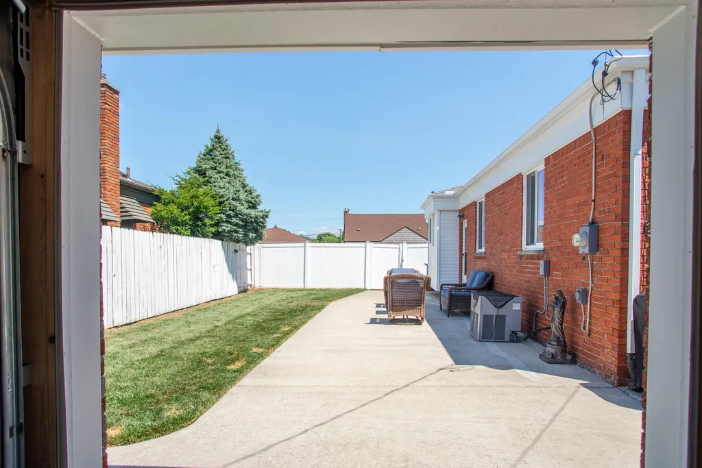 22225 Love Street St. Clair Shores City MI 48082