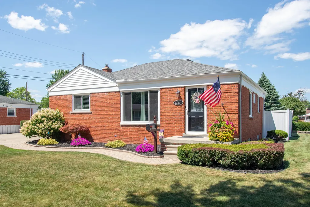 22225 Love Street St. Clair Shores City MI 48082