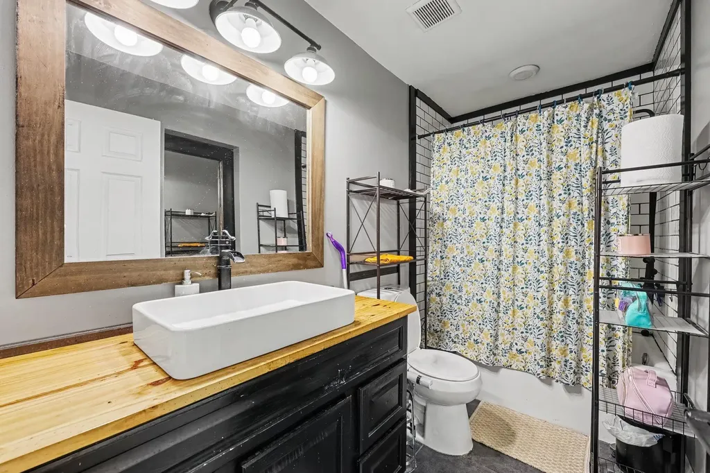 41325 Southwind Drive Canton Charter Township MI 48188