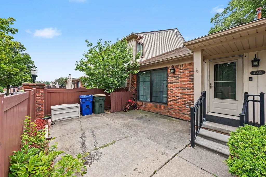 41325 Southwind Drive Canton Charter Township MI 48188