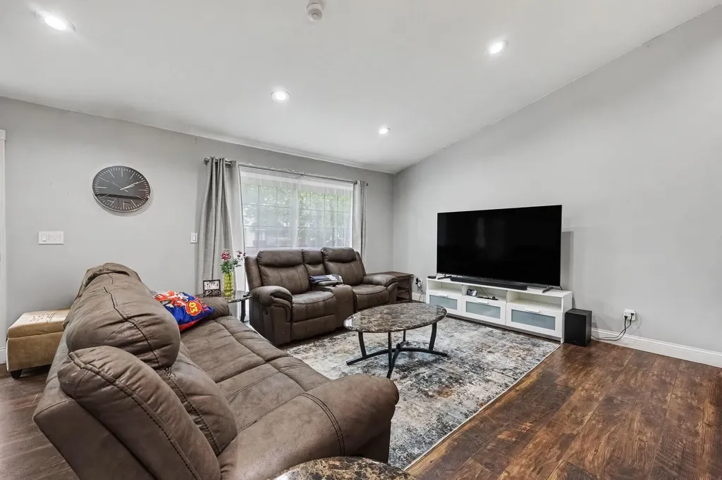 41325 Southwind Drive Canton Charter Township MI 48188