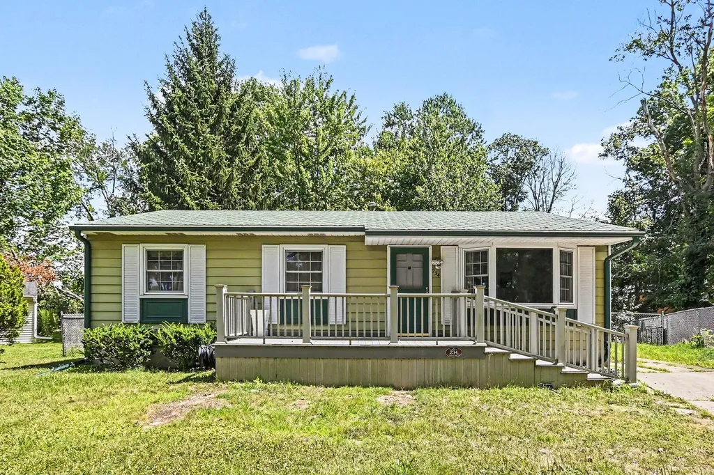 234 Trinity Circle Lansing City MI 48911