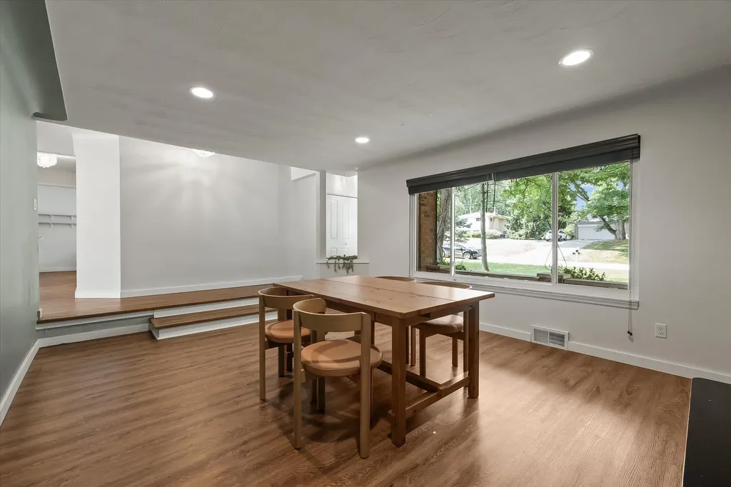 349 Nesbit Lane Rochester Hills City MI 48309