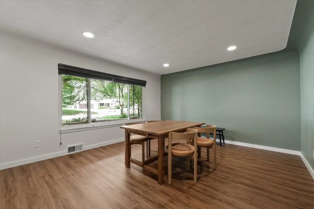 349 Nesbit Lane Rochester Hills City MI 48309