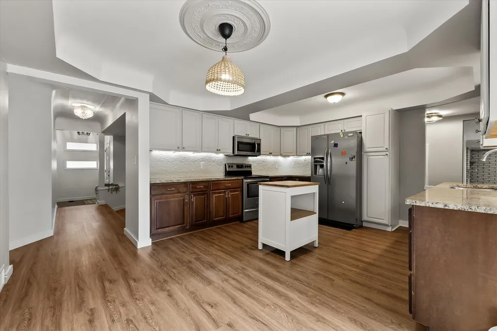 349 Nesbit Lane Rochester Hills City MI 48309