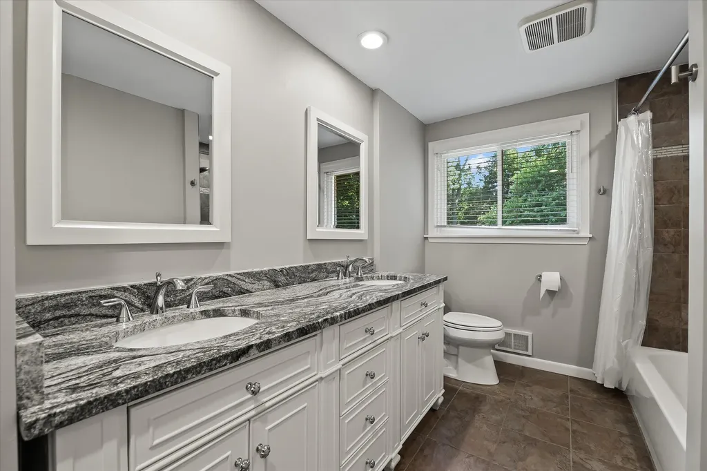 349 Nesbit Lane Rochester Hills City MI 48309