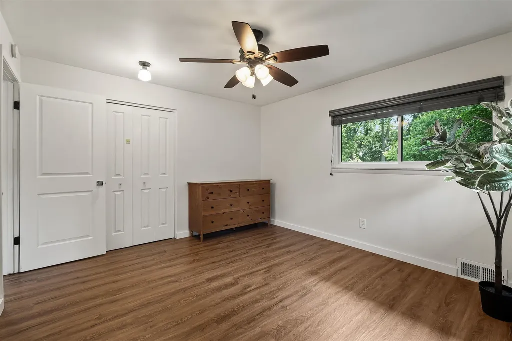 349 Nesbit Lane Rochester Hills City MI 48309