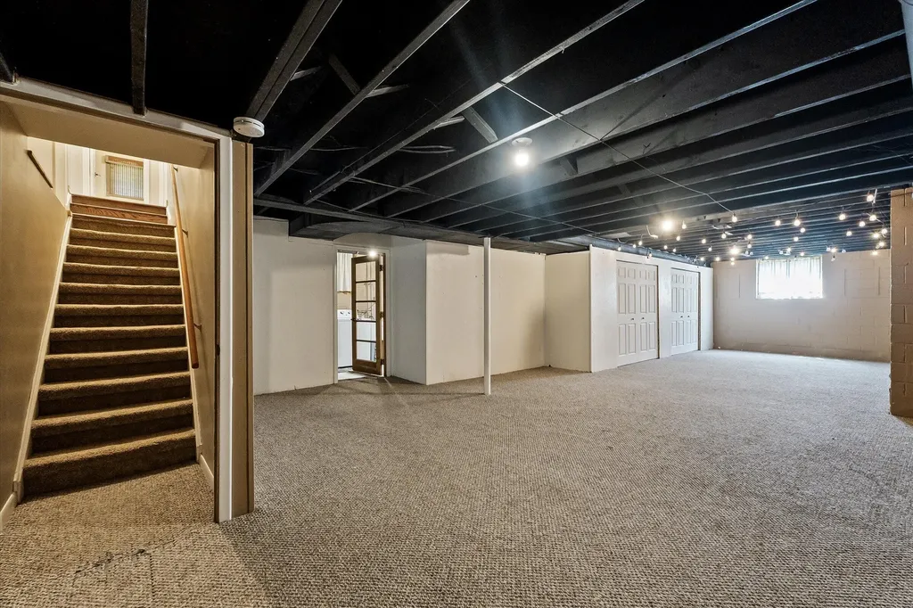 349 Nesbit Lane Rochester Hills City MI 48309