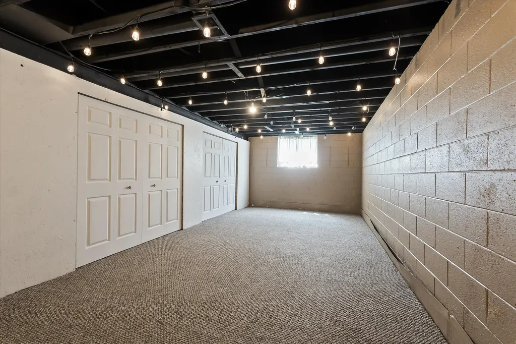 349 Nesbit Lane Rochester Hills City MI 48309