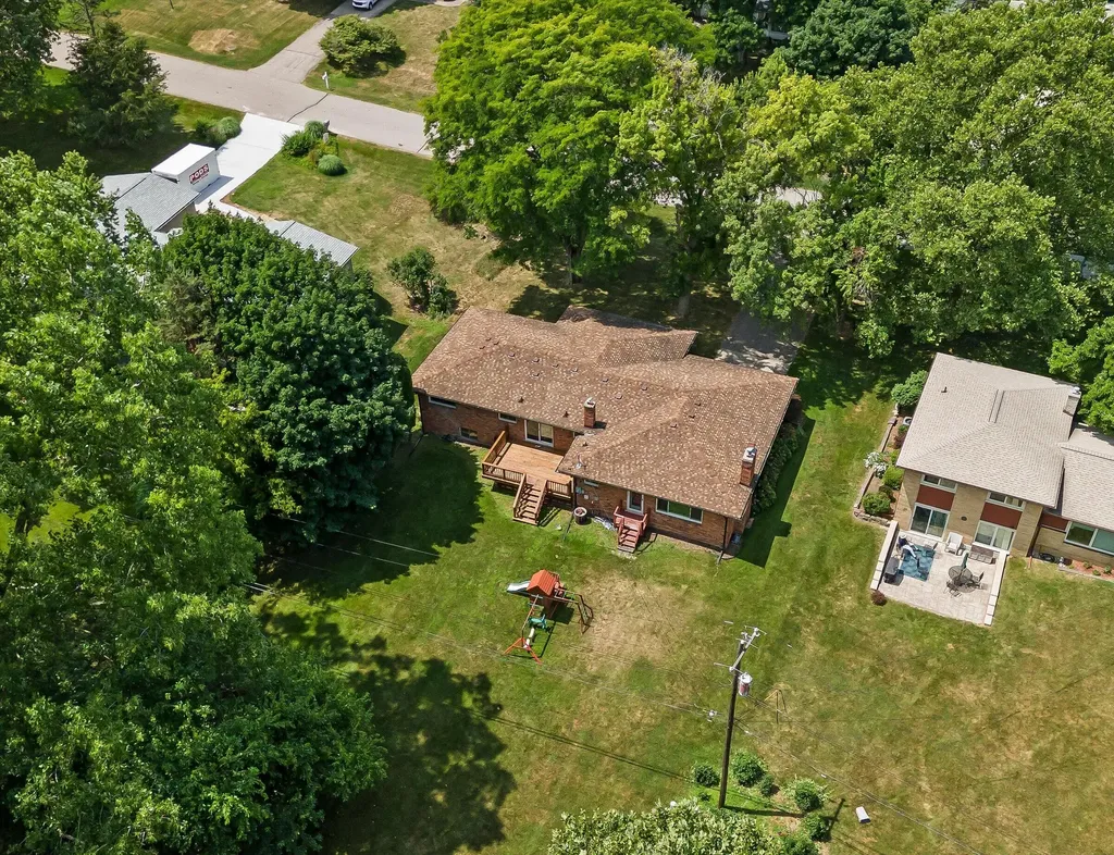349 Nesbit Lane Rochester Hills City MI 48309