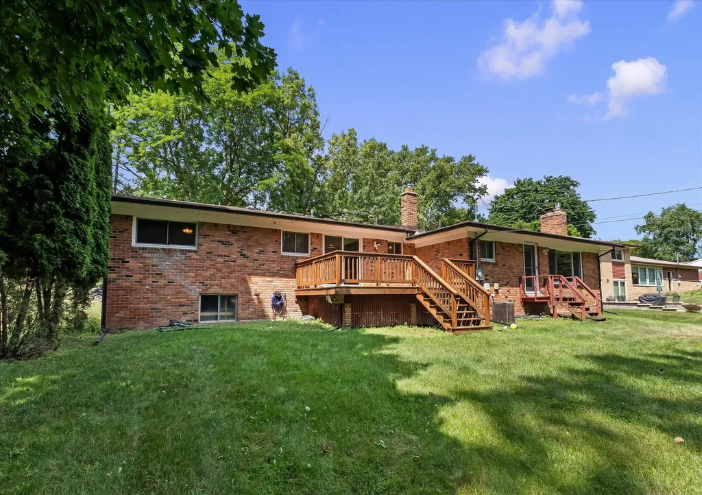349 Nesbit Lane Rochester Hills City MI 48309
