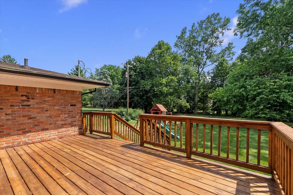 349 Nesbit Lane Rochester Hills City MI 48309