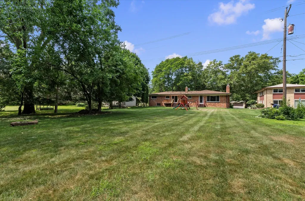 349 Nesbit Lane Rochester Hills City MI 48309