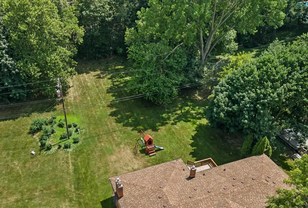 349 Nesbit Lane Rochester Hills City MI 48309
