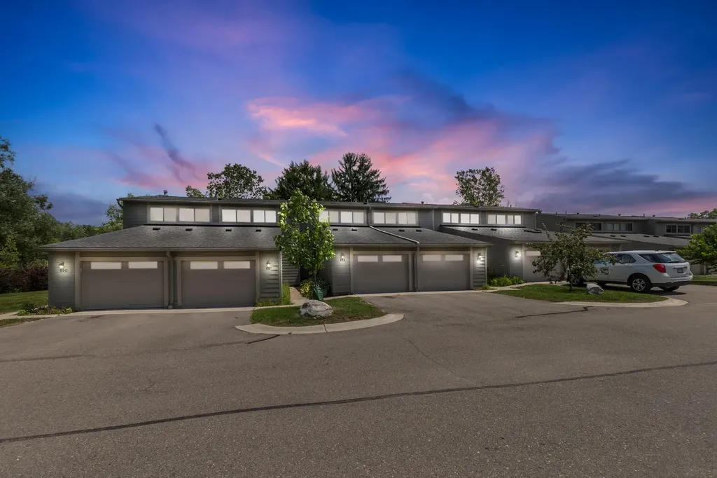 690 Peninsula Court Ann Arbor City MI 48105