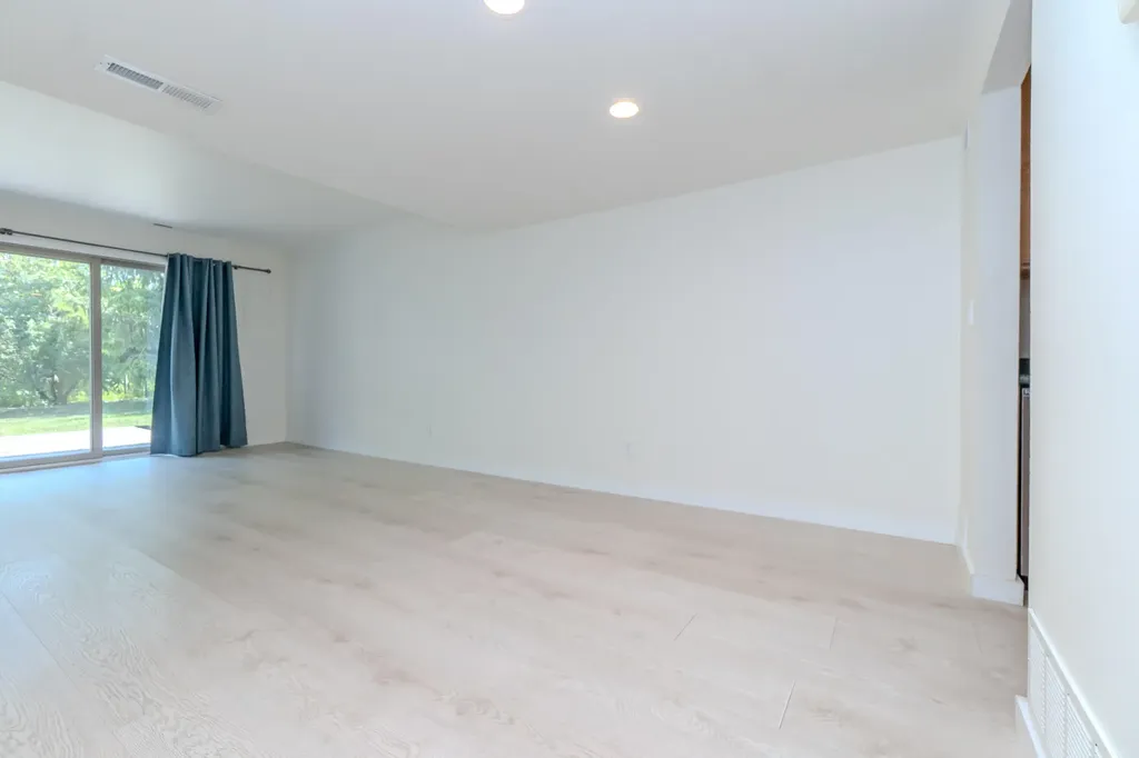 690 Peninsula Court Ann Arbor City MI 48105