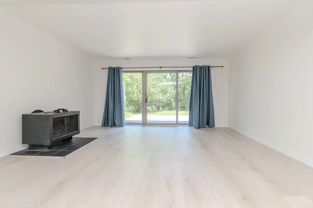 690 Peninsula Court Ann Arbor City MI 48105
