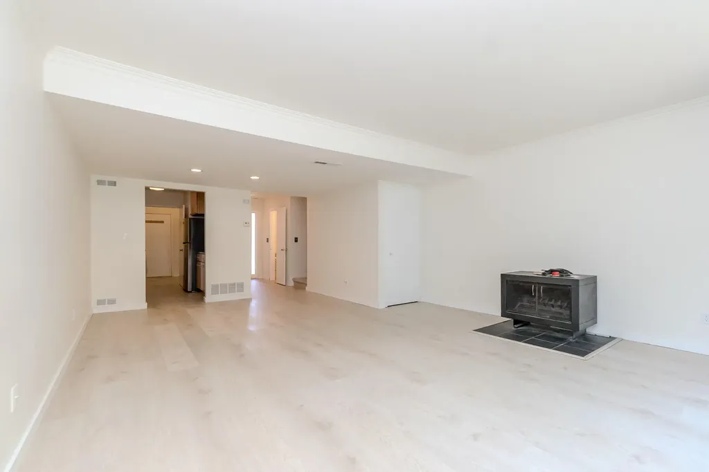 690 Peninsula Court Ann Arbor City MI 48105