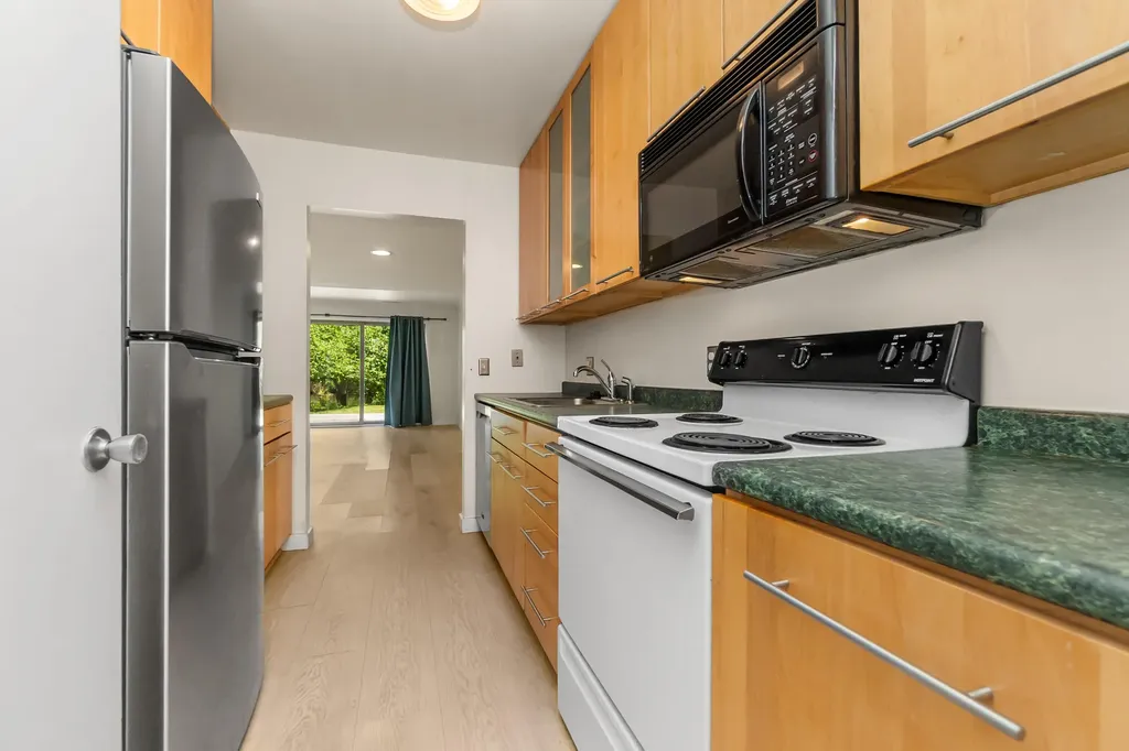 690 Peninsula Court Ann Arbor City MI 48105