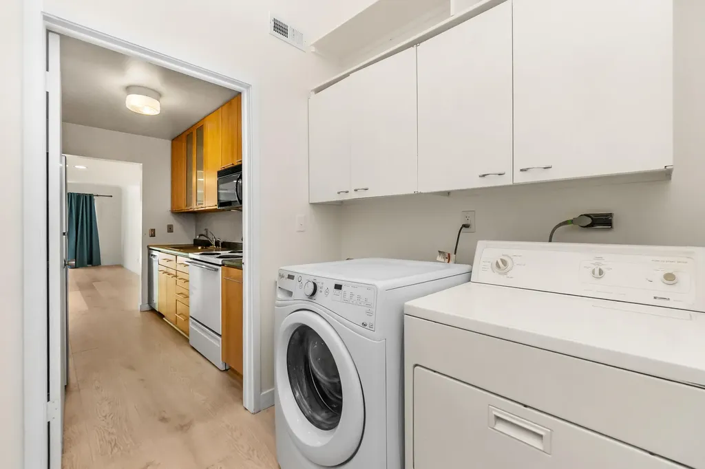 690 Peninsula Court Ann Arbor City MI 48105