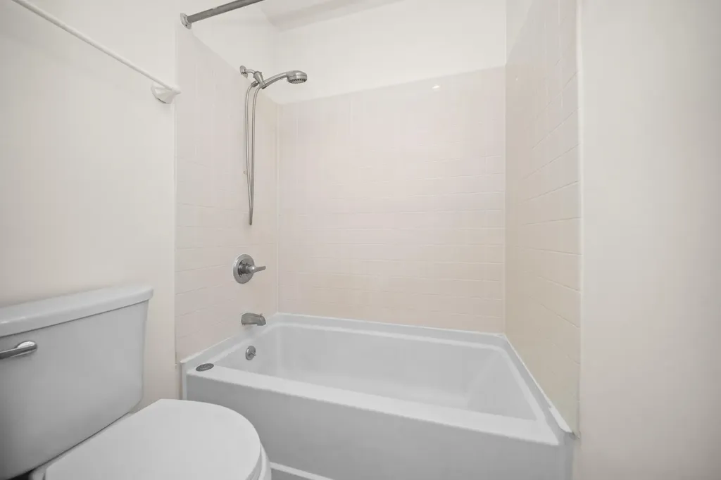 690 Peninsula Court Ann Arbor City MI 48105
