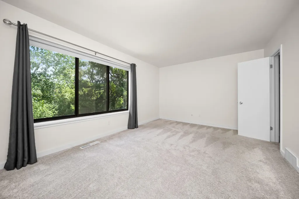 690 Peninsula Court Ann Arbor City MI 48105