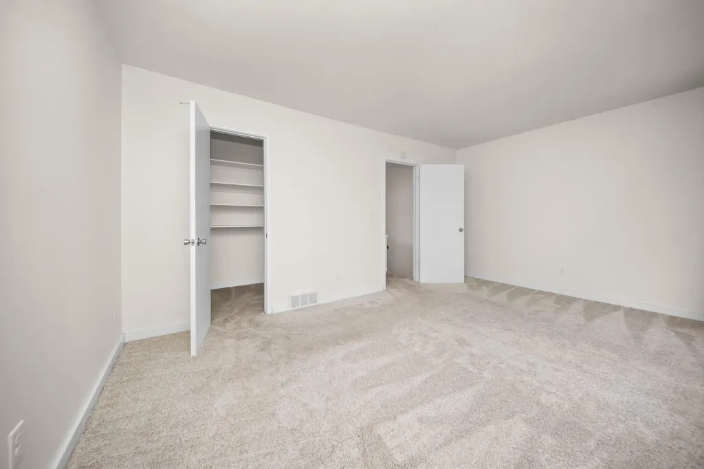690 Peninsula Court Ann Arbor City MI 48105