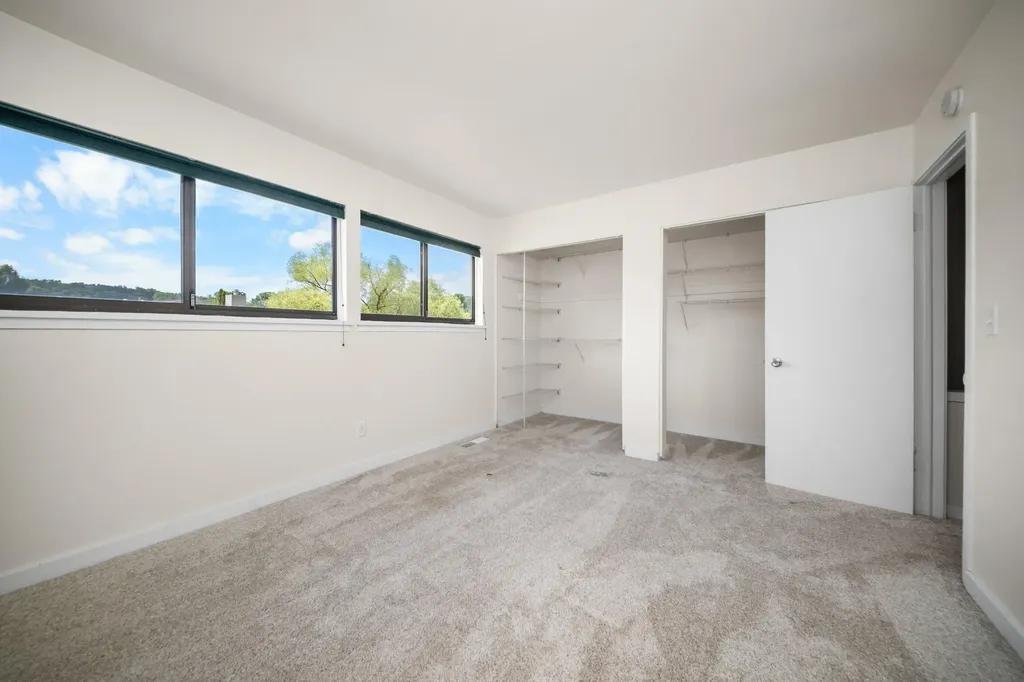 690 Peninsula Court Ann Arbor City MI 48105