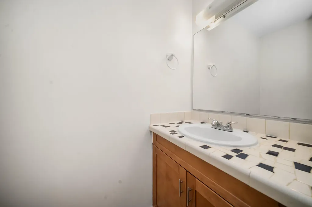 690 Peninsula Court Ann Arbor City MI 48105