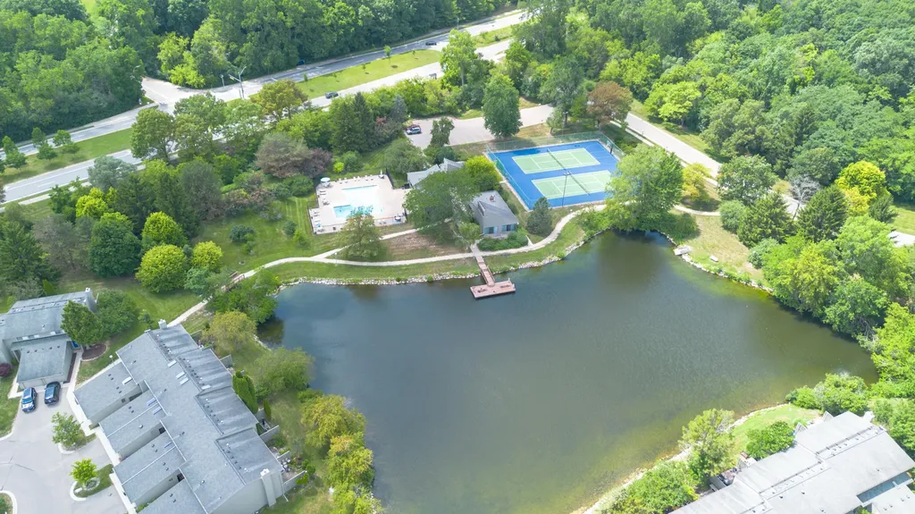 690 Peninsula Court Ann Arbor City MI 48105
