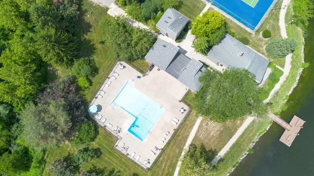 690 Peninsula Court Ann Arbor City MI 48105