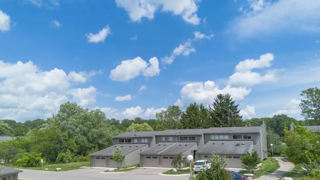 690 Peninsula Court Ann Arbor City MI 48105