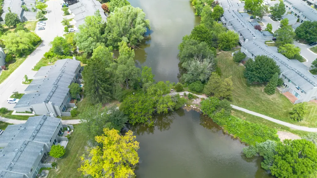 690 Peninsula Court Ann Arbor City MI 48105