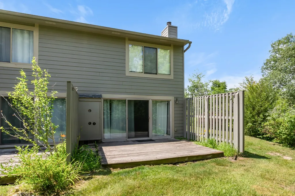 690 Peninsula Court Ann Arbor City MI 48105