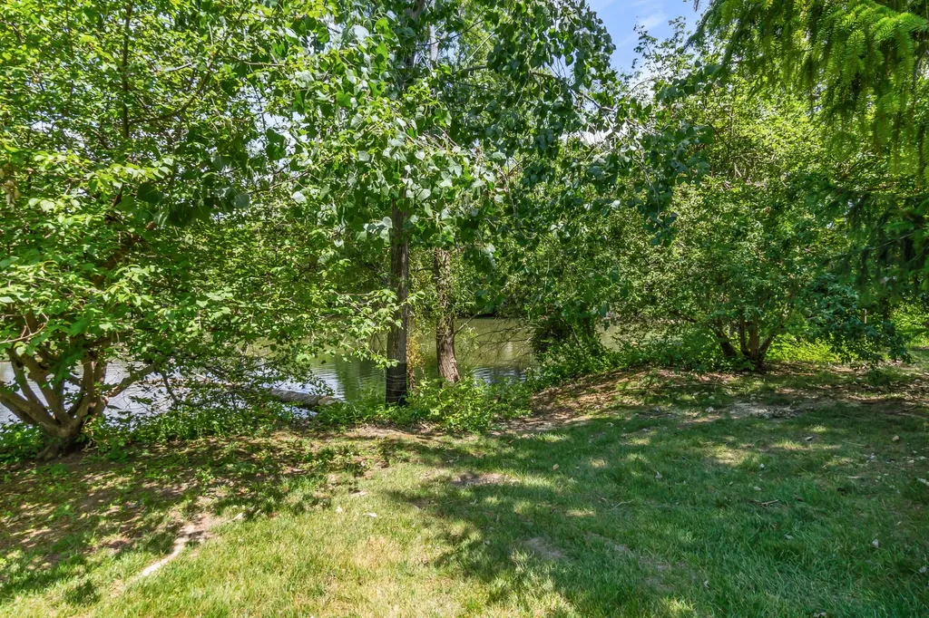 690 Peninsula Court Ann Arbor City MI 48105
