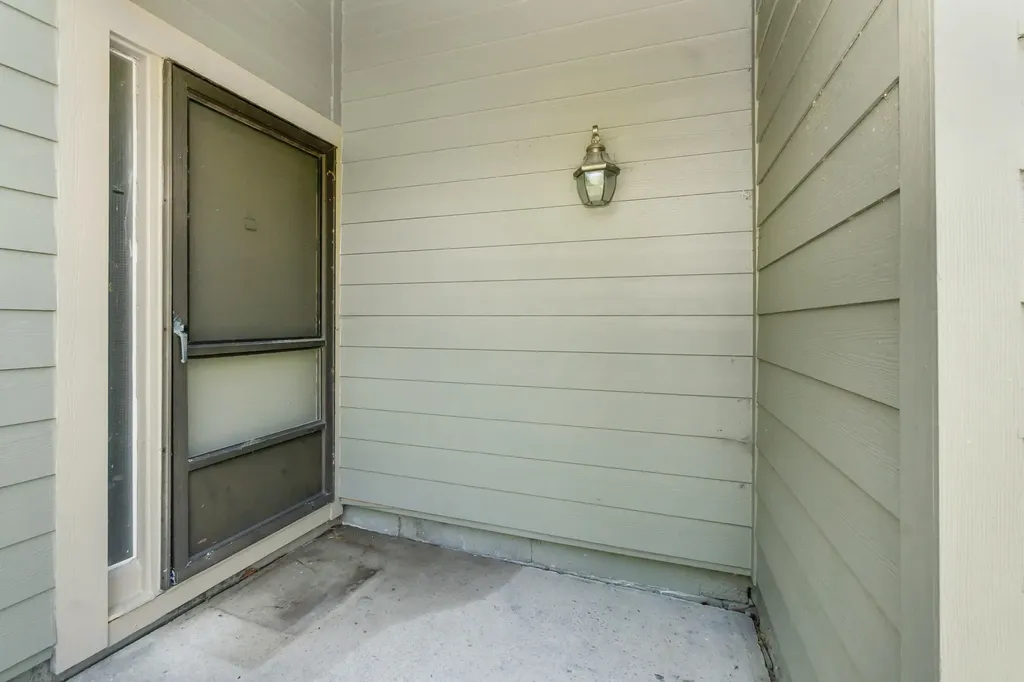 690 Peninsula Court Ann Arbor City MI 48105