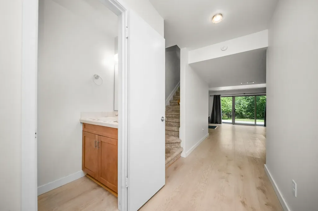 690 Peninsula Court Ann Arbor City MI 48105
