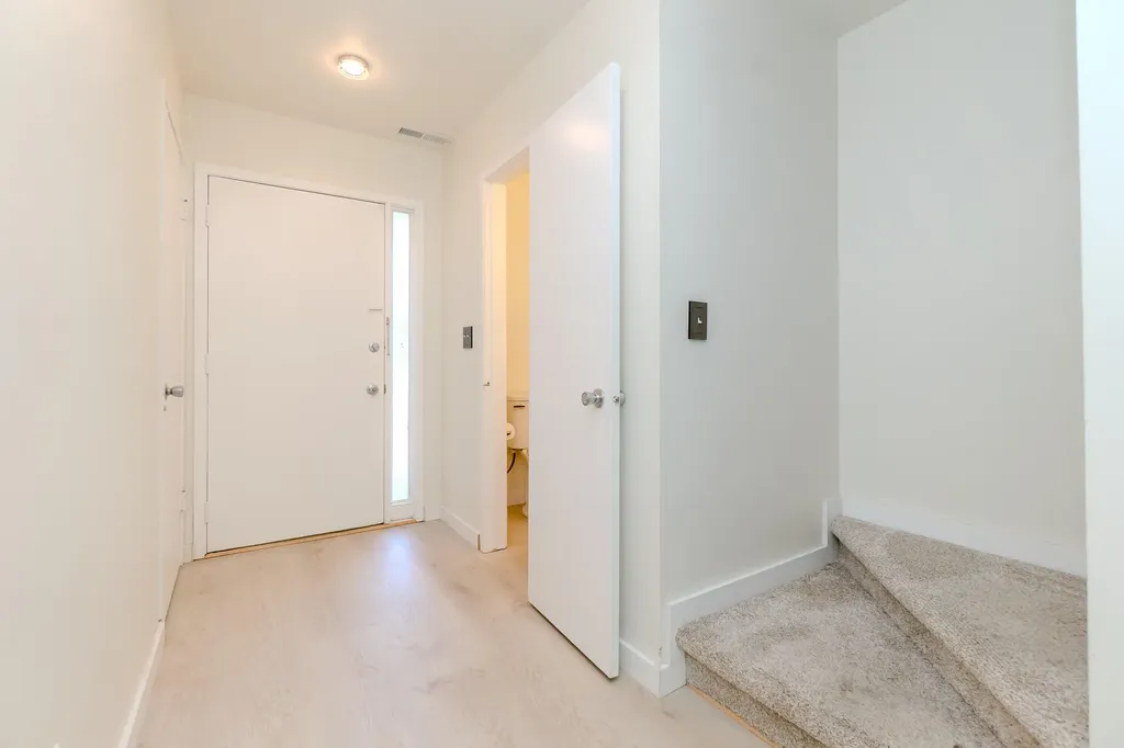 690 Peninsula Court Ann Arbor City MI 48105