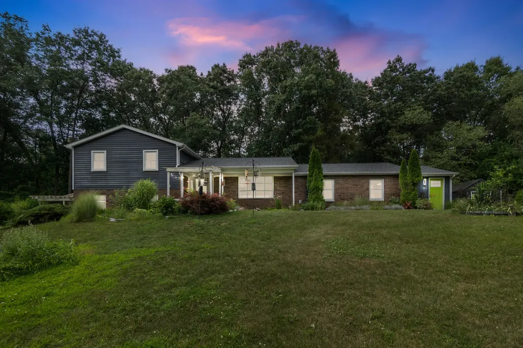 3950 Queen Oaks Drive Chelsea City MI 48118