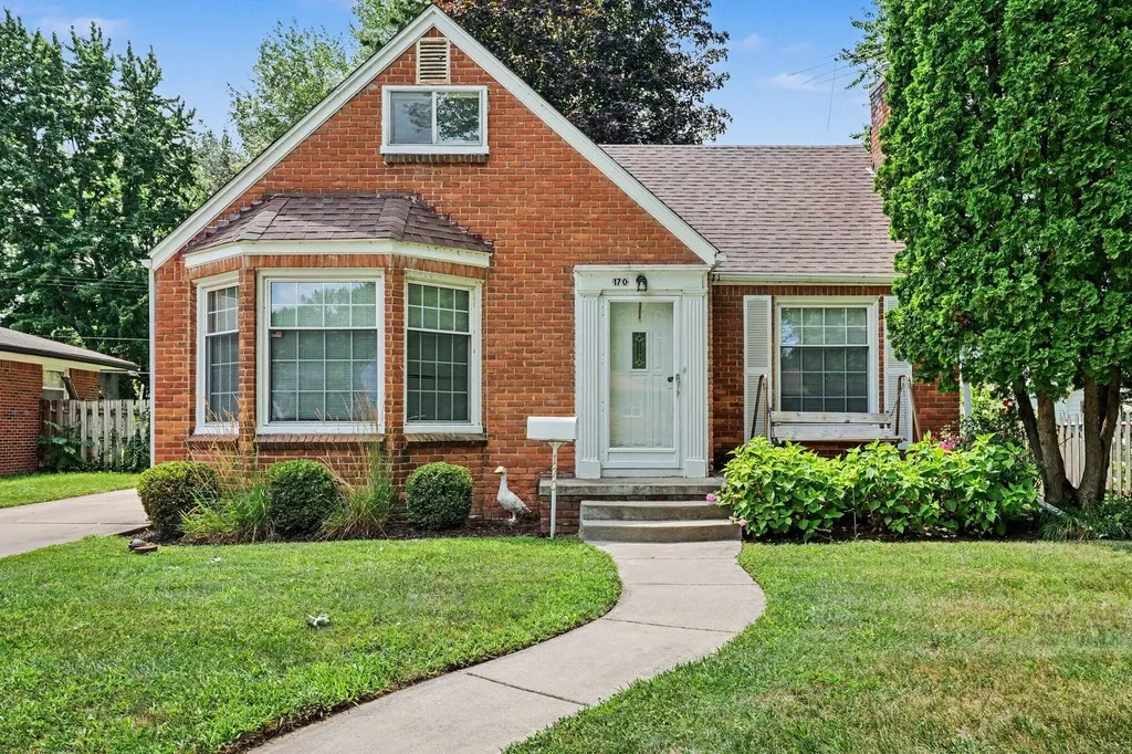 170 Eastman Street Mt. Clemens City MI 48043