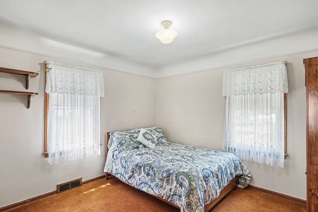 170 Eastman Street Mt. Clemens City MI 48043