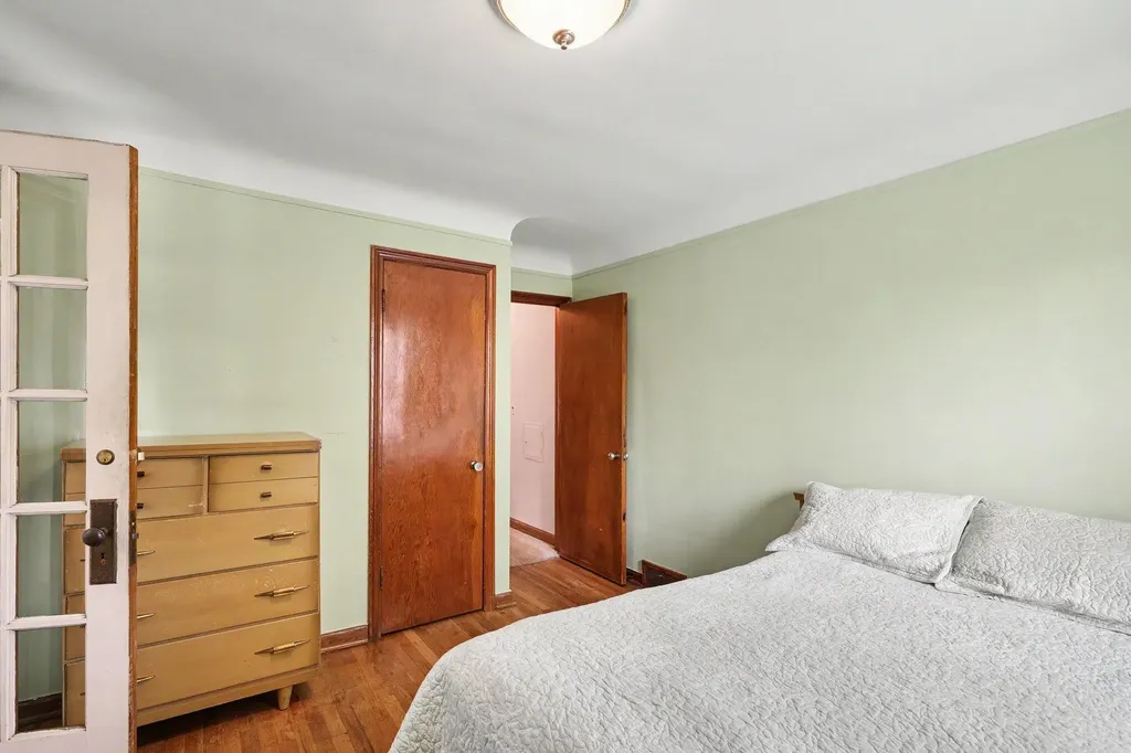 170 Eastman Street Mt. Clemens City MI 48043