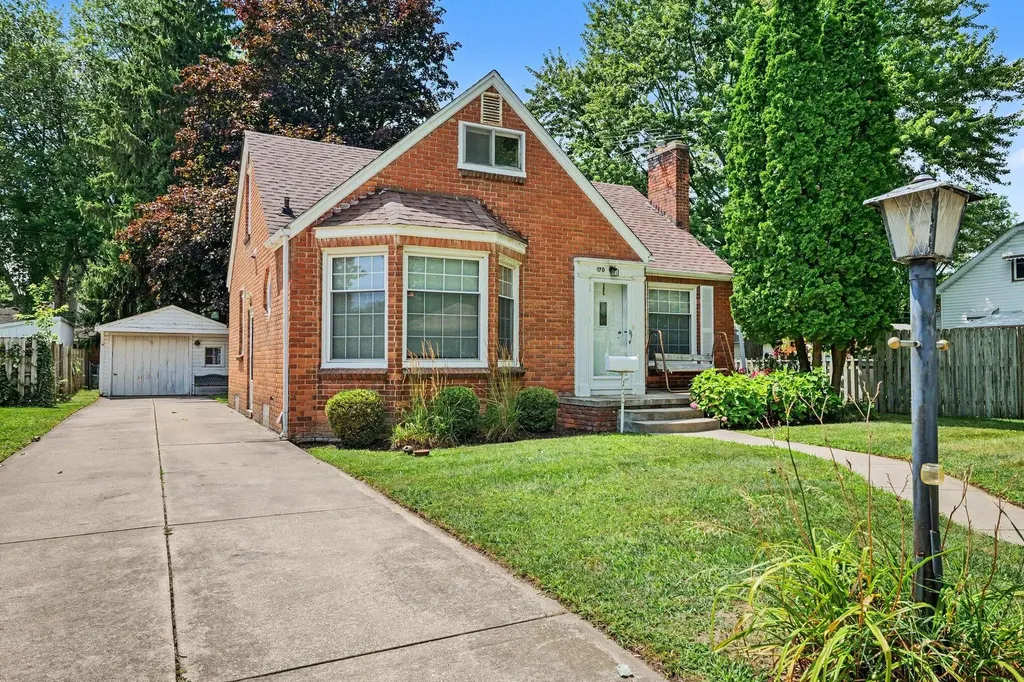 170 Eastman Street Mt. Clemens City MI 48043