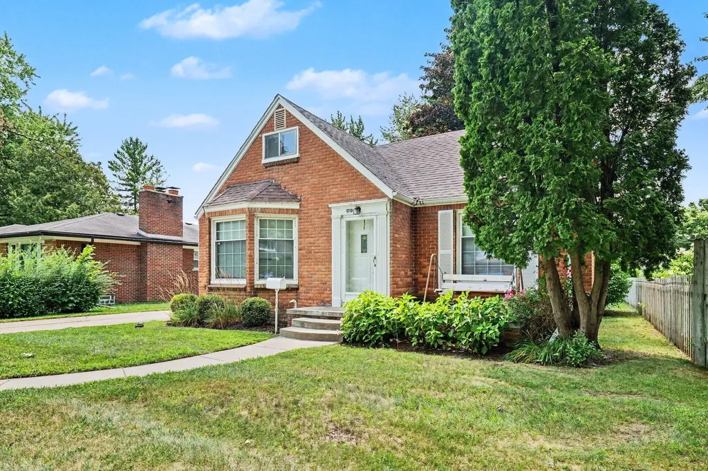 170 Eastman Street Mt. Clemens City MI 48043