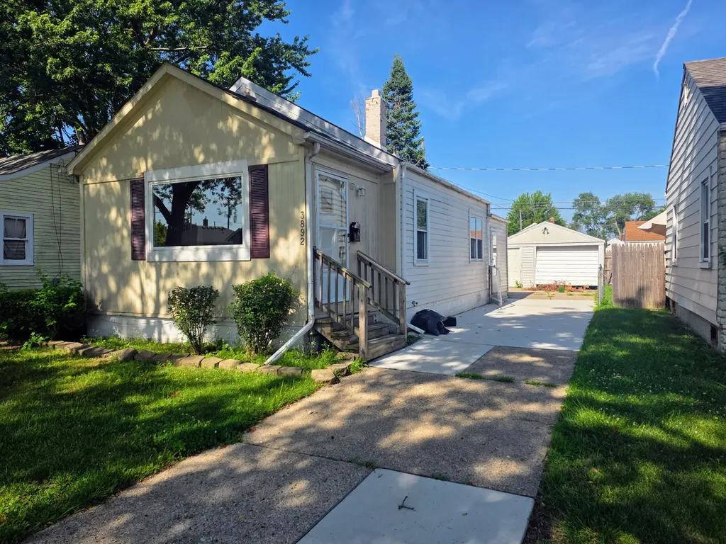 3892 18th Street Wyandotte City MI 48192