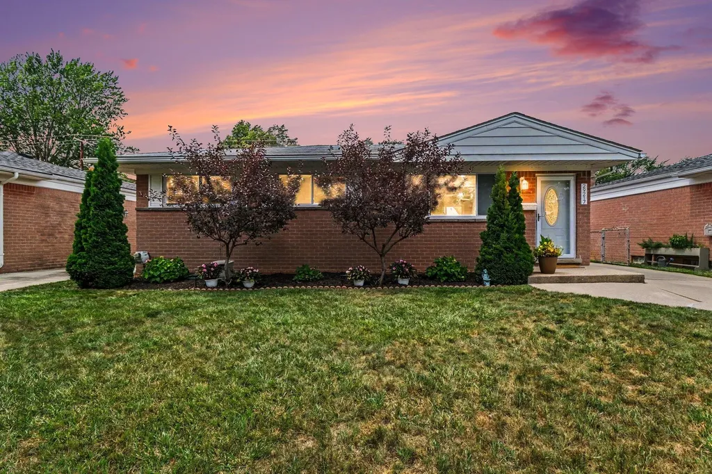 29217 Greater Mack Avenue St. Clair Shores City MI 48081
