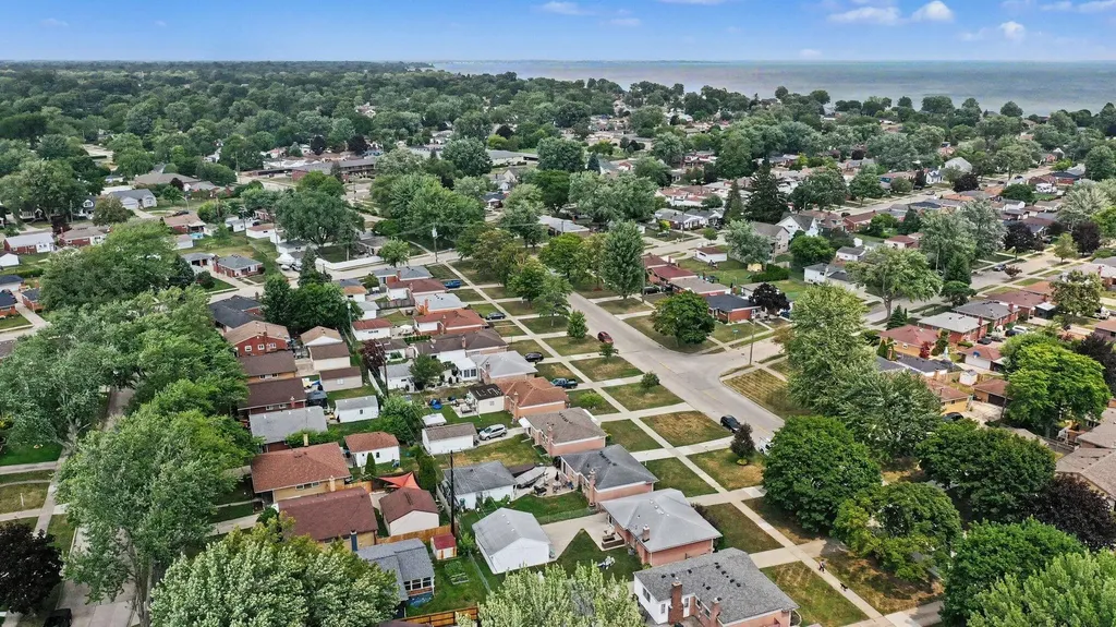 29217 Greater Mack Avenue St. Clair Shores City MI 48081