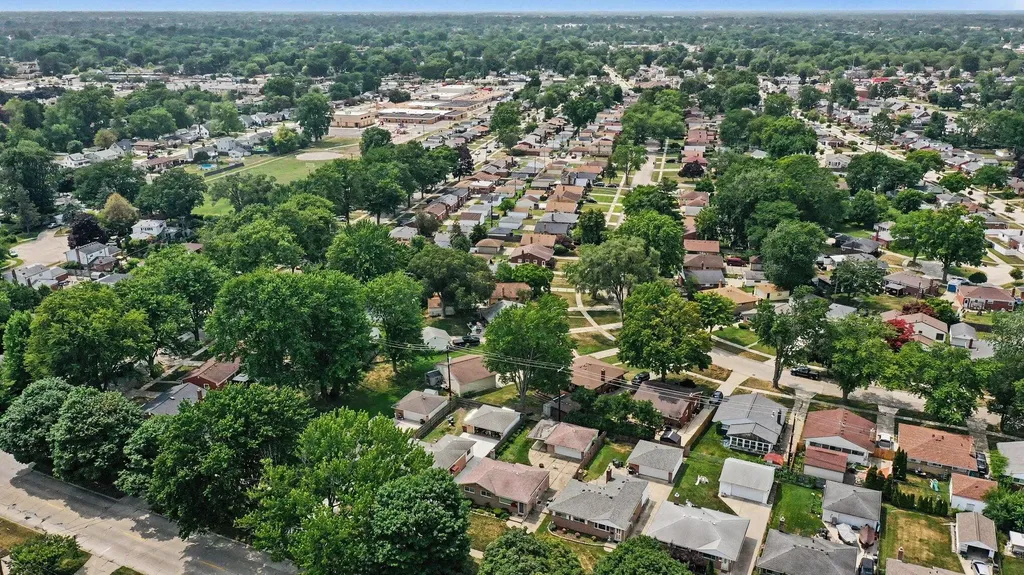 29217 Greater Mack Avenue St. Clair Shores City MI 48081