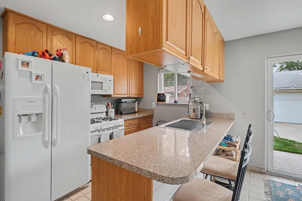 29217 Greater Mack Avenue St. Clair Shores City MI 48081