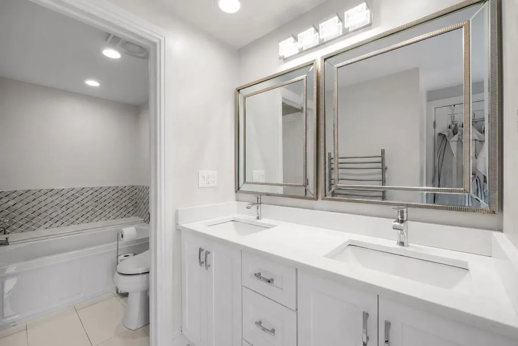 2217 Rhine Road Bloomfield Charter Township MI 48323